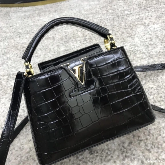 WIS LOUIS MINI CAPUCINES VUITTON 1014
